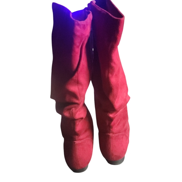 Red Gradient Heeled Boots 8W women's - Picture 3 of 9